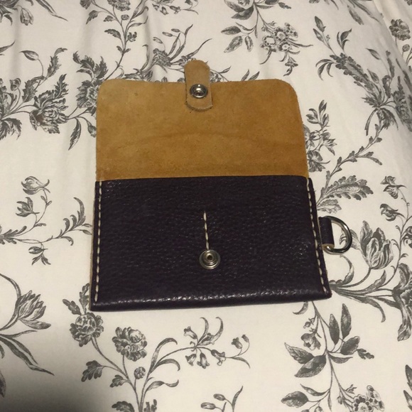 Roots passport holder - Picture 2 of 4